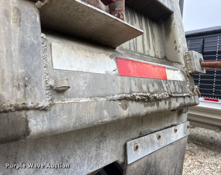 image for item DO2271 1986 Materials end dump trailer