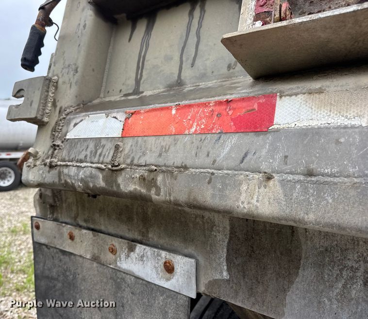 image for item DO2271 1986 Materials end dump trailer