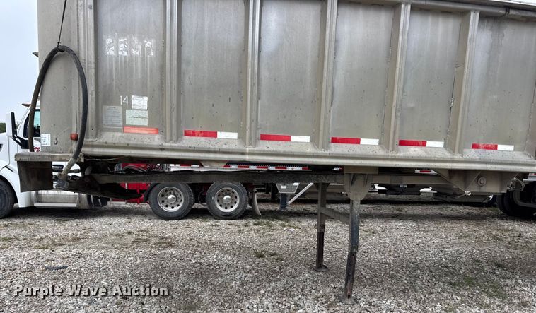 image for item DO2271 1986 Materials end dump trailer
