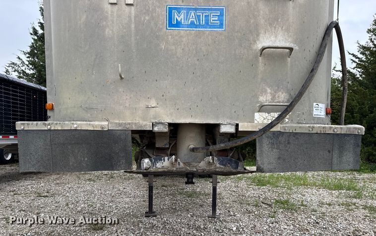 image for item DO2271 1986 Materials end dump trailer