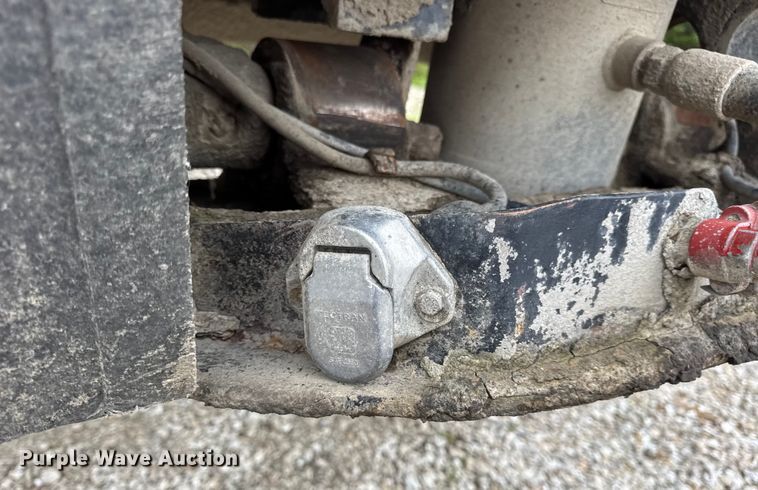 image for item DO2271 1986 Materials end dump trailer