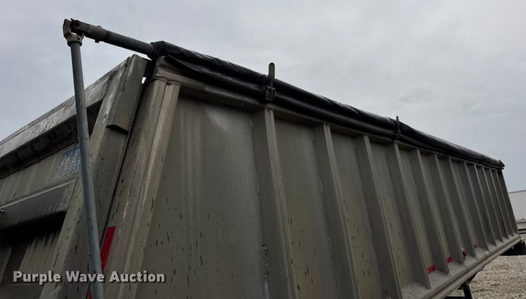 image for item DO2271 1986 Materials end dump trailer