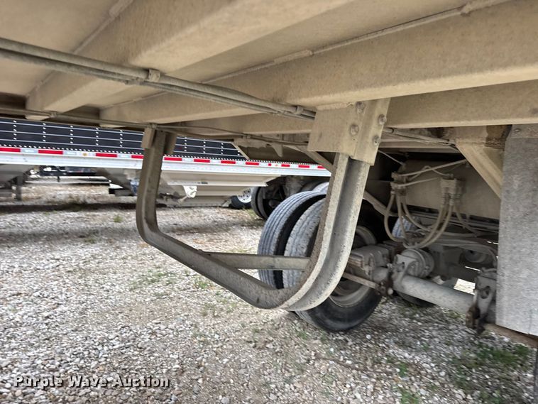 image for item DO2271 1986 Materials end dump trailer