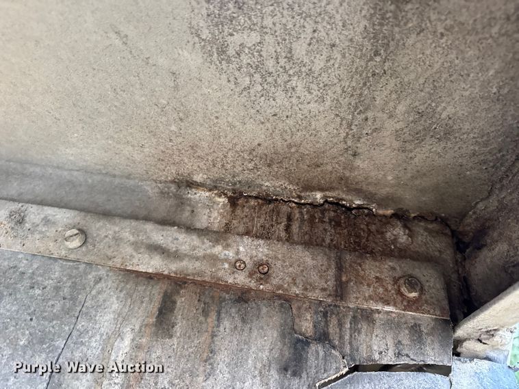 image for item DO2271 1986 Materials end dump trailer