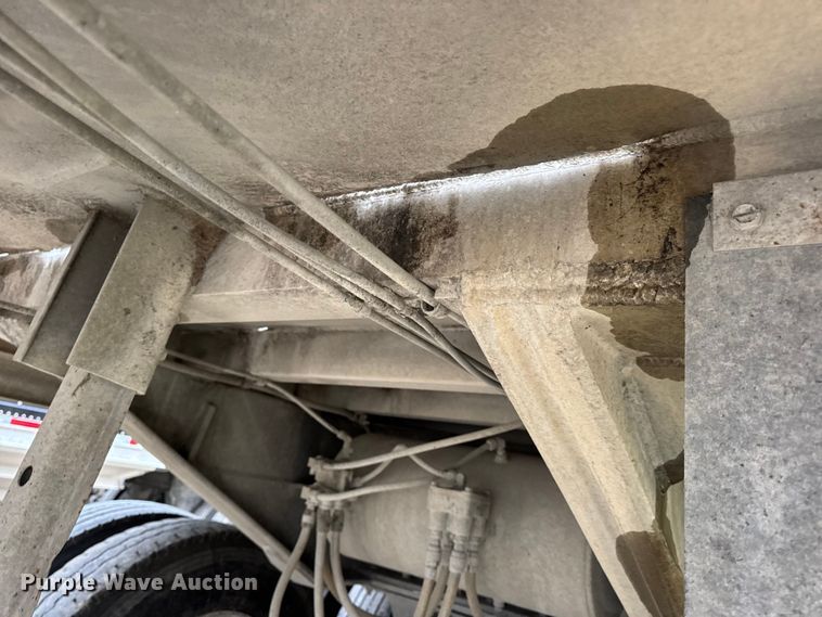 image for item DO2271 1986 Materials end dump trailer