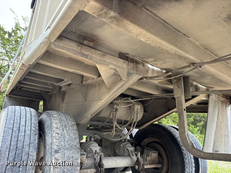 image for item DO2271 1986 Materials end dump trailer