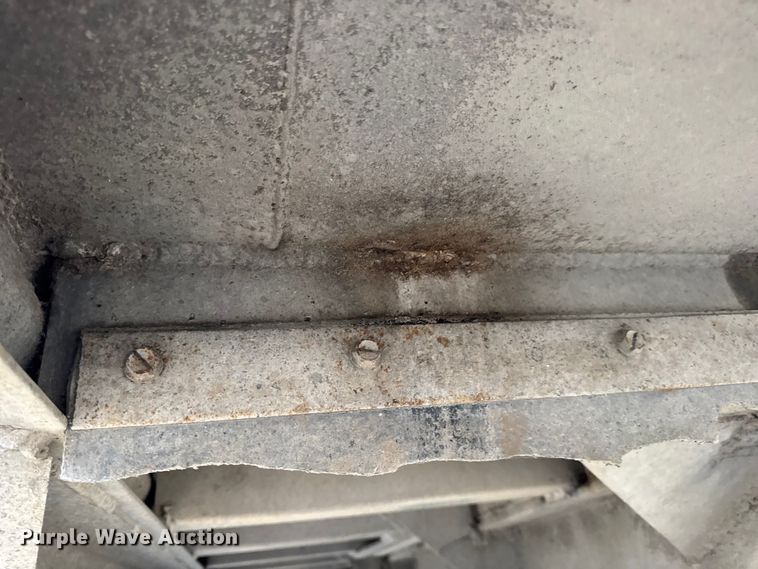 image for item DO2271 1986 Materials end dump trailer