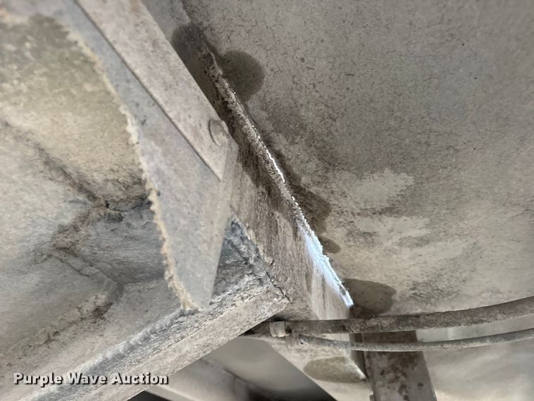 image for item DO2271 1986 Materials end dump trailer