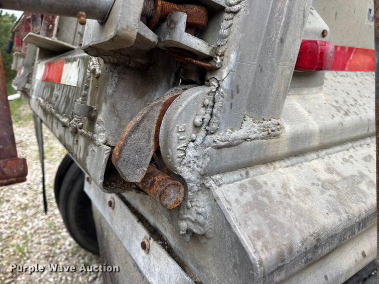 image for item DO2271 1986 Materials end dump trailer