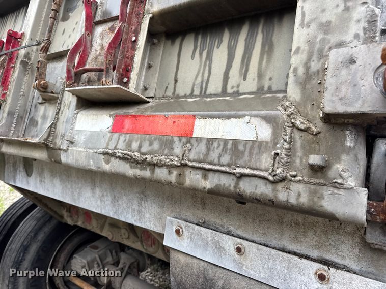 image for item DO2271 1986 Materials end dump trailer