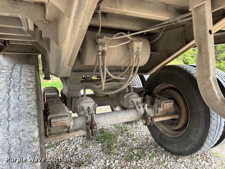 image for item DO2271 1986 Materials end dump trailer