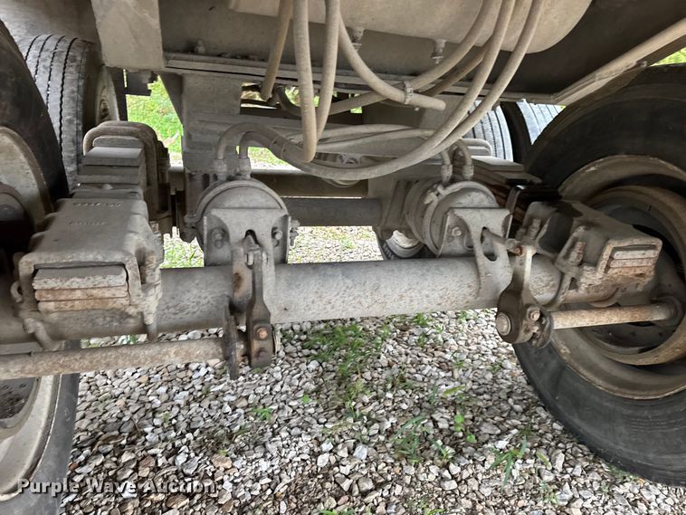 image for item DO2271 1986 Materials end dump trailer