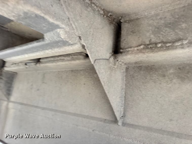 image for item DO2271 1986 Materials end dump trailer