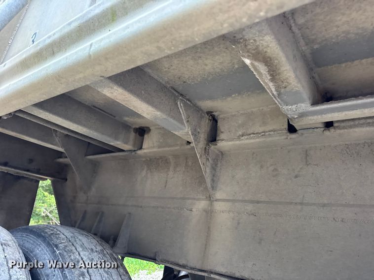 image for item DO2271 1986 Materials end dump trailer