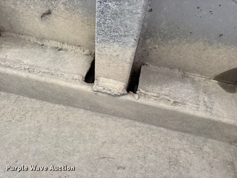 image for item DO2271 1986 Materials end dump trailer