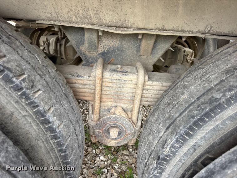 image for item DO2271 1986 Materials end dump trailer