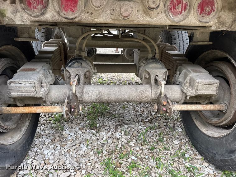 image for item DO2271 1986 Materials end dump trailer