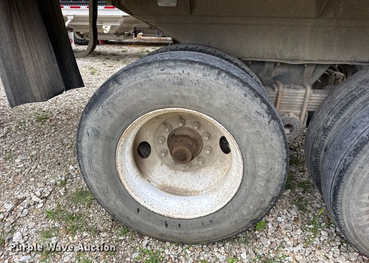 image for item DO2271 1986 Materials end dump trailer