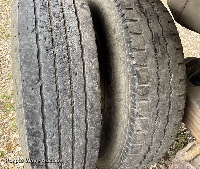 image for item DO2271 1986 Materials end dump trailer