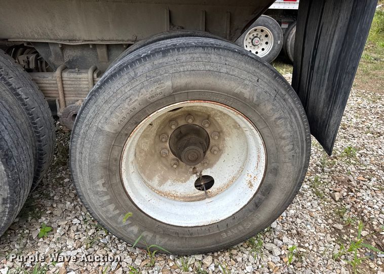 image for item DO2271 1986 Materials end dump trailer