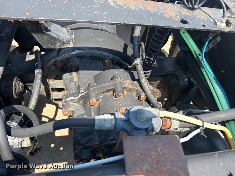 image for item DS3872 2006 International 8600 semi truck