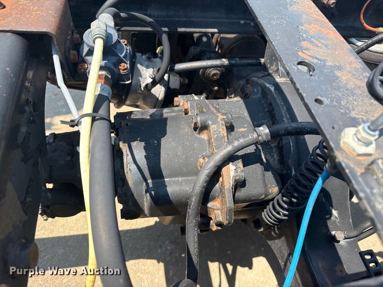 image for item DS3872 2006 International 8600 semi truck