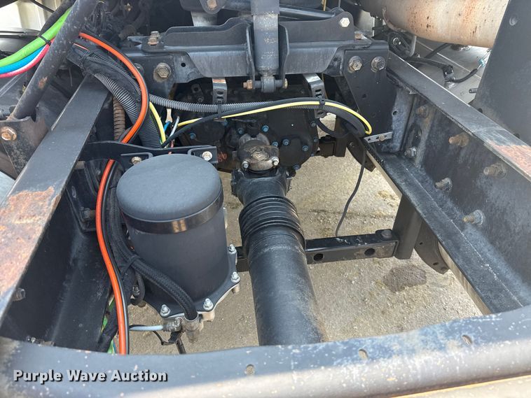 image for item DS3872 2006 International 8600 semi truck