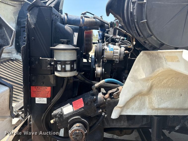 image for item DS3872 2006 International 8600 semi truck