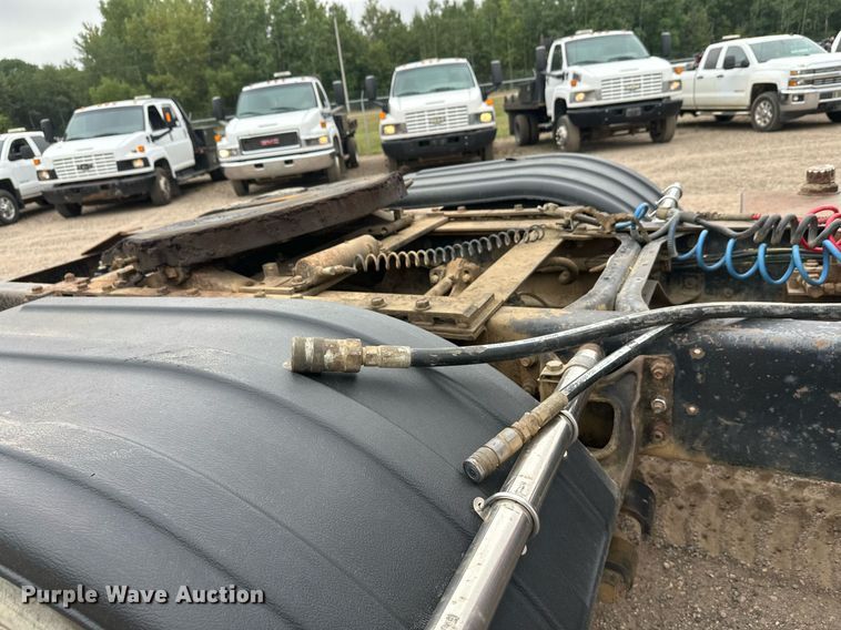 image for item DT6342 1992 International 9400 semi truck