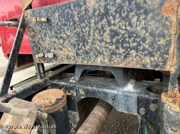 image for item DT6342 1992 International 9400 semi truck