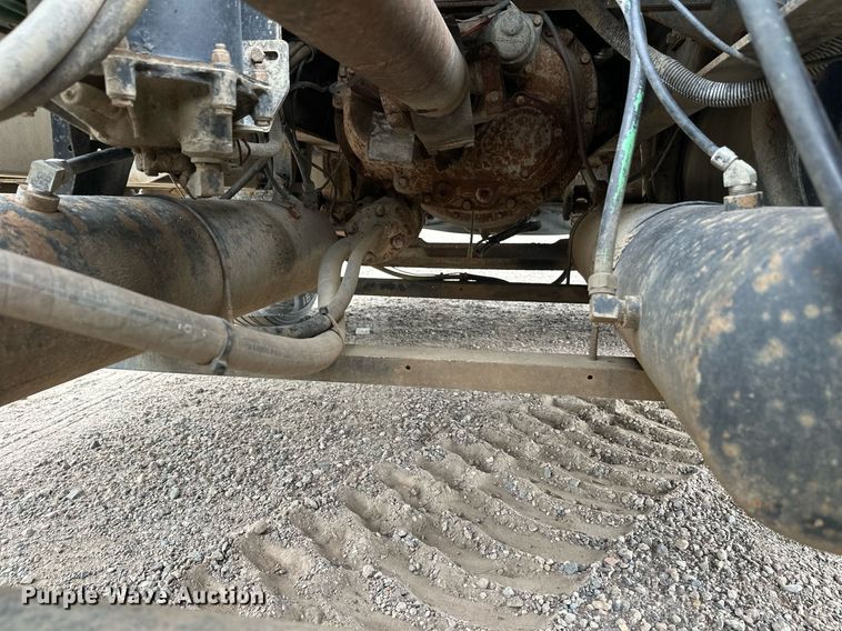 image for item DT6342 1992 International 9400 semi truck