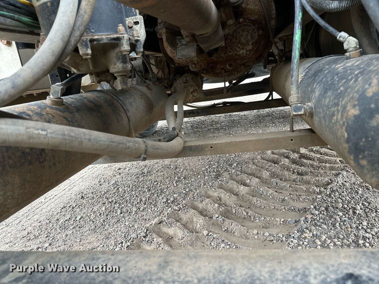 image for item DT6342 1992 International 9400 semi truck