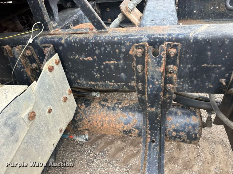 image for item DT6342 1992 International 9400 semi truck