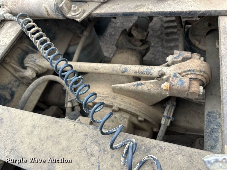 image for item DT6342 1992 International 9400 semi truck