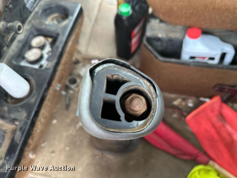 image for item DT6342 1992 International 9400 semi truck