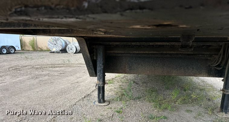 image for item DT6354 1992 Trail-Eze 5542-1020 drop deck hydraulic tail equipment trailer