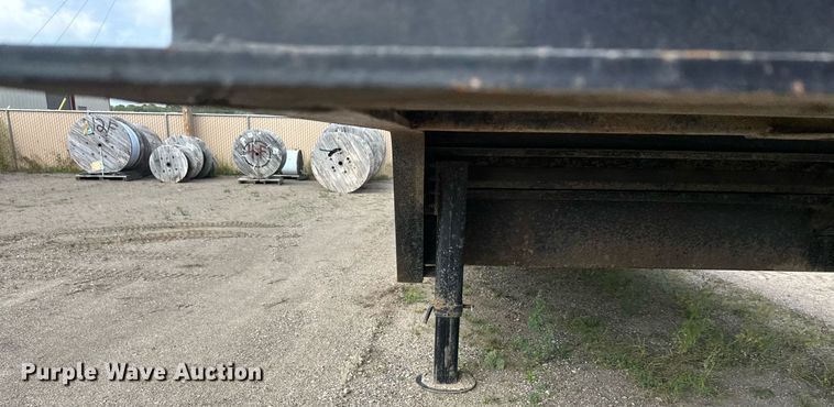 image for item DT6354 1992 Trail-Eze 5542-1020 drop deck hydraulic tail equipment trailer