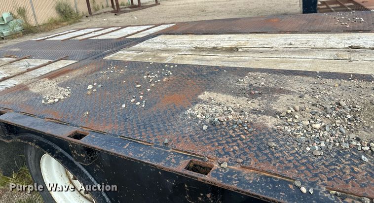 image for item DT6354 1992 Trail-Eze 5542-1020 drop deck hydraulic tail equipment trailer