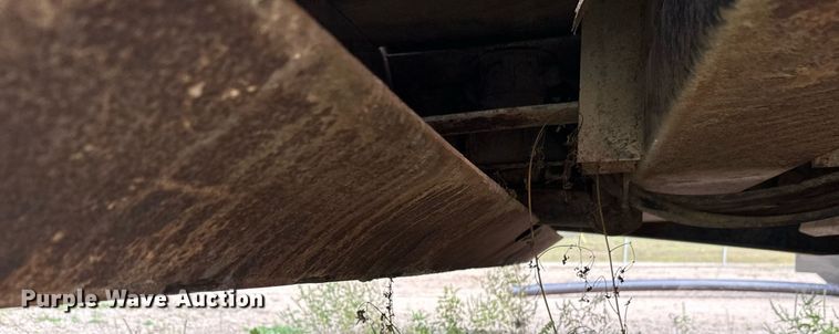 image for item DT6354 1992 Trail-Eze 5542-1020 drop deck hydraulic tail equipment trailer