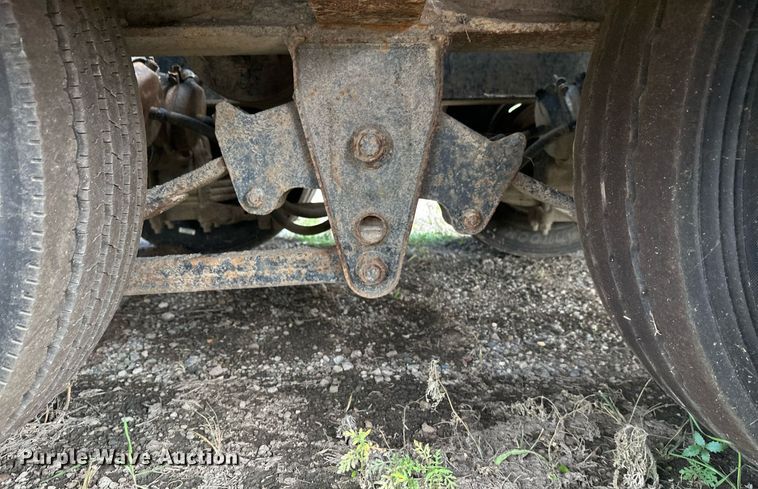 image for item DT6354 1992 Trail-Eze 5542-1020 drop deck hydraulic tail equipment trailer