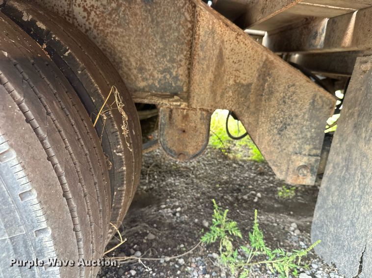 image for item DT6354 1992 Trail-Eze 5542-1020 drop deck hydraulic tail equipment trailer