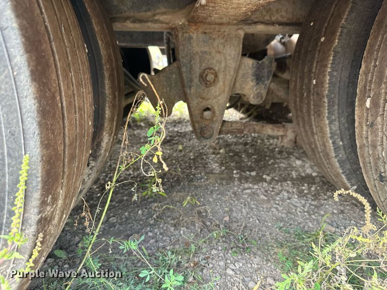 image for item DT6354 1992 Trail-Eze 5542-1020 drop deck hydraulic tail equipment trailer