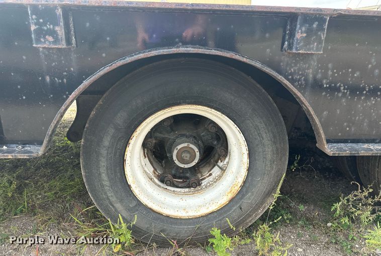 image for item DT6354 1992 Trail-Eze 5542-1020 drop deck hydraulic tail equipment trailer