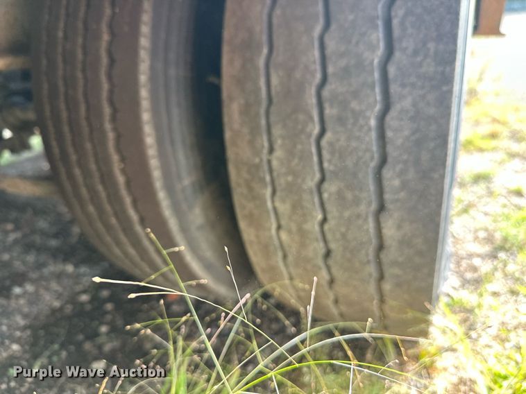 image for item DT6354 1992 Trail-Eze 5542-1020 drop deck hydraulic tail equipment trailer