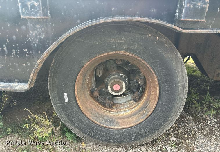 image for item DT6354 1992 Trail-Eze 5542-1020 drop deck hydraulic tail equipment trailer