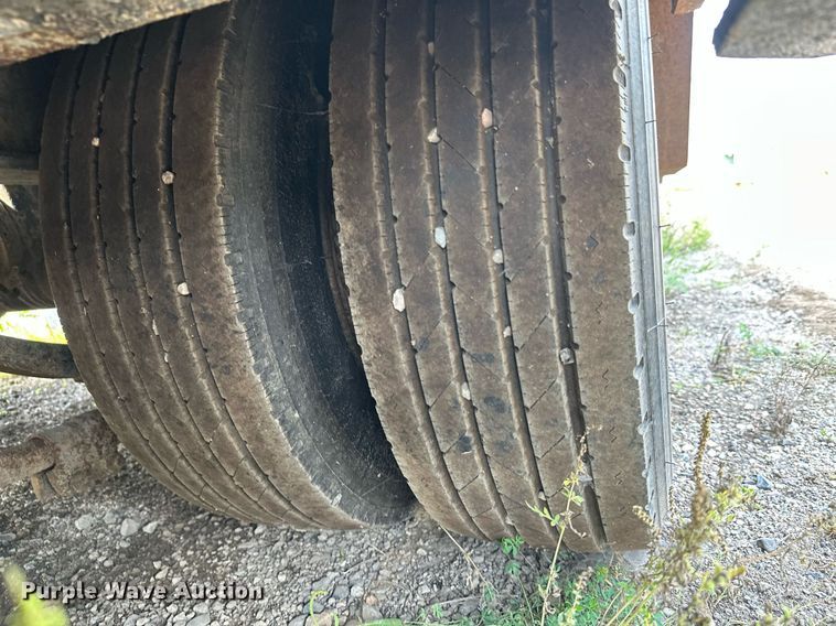 image for item DT6354 1992 Trail-Eze 5542-1020 drop deck hydraulic tail equipment trailer