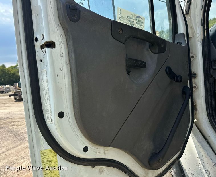 image for item DT6362 2013 Freightliner Business Class M2 dump truck