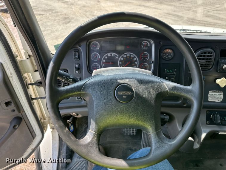 image for item DT6362 2013 Freightliner Business Class M2 dump truck