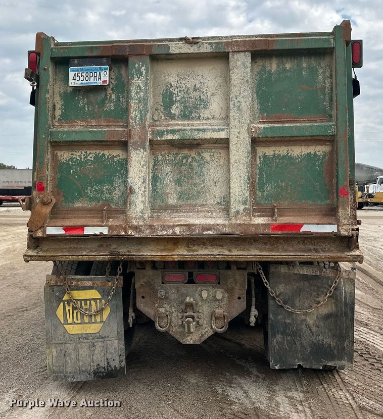 image for item DT6363 2003 Freightliner Business Class M2 dump truck