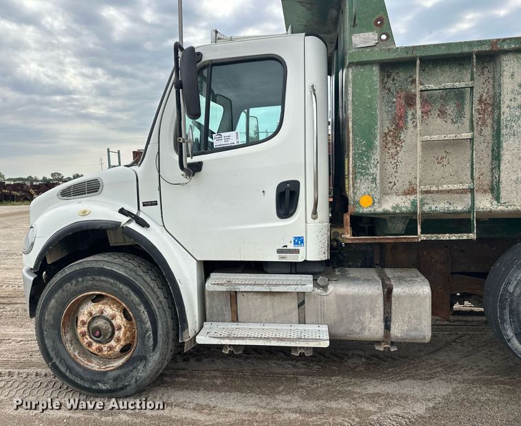 image for item DT6363 2003 Freightliner Business Class M2 dump truck